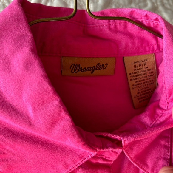 Wrangler Pink Button Down - Picture 2 of 2